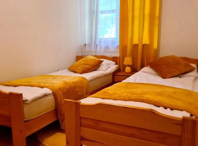 Szklarski Dworek Отель *