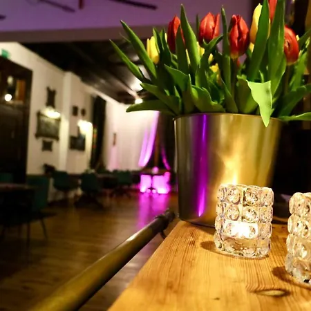 Szklarski Dworek * شكلارسكا بوريبا