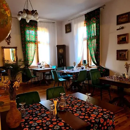 Szklarski Dworek فندق